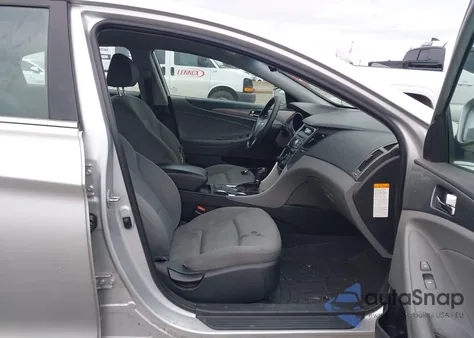 2013 Hyundai Sonata Hybrid from USA, damaged, VIN KMHEC4A46DA067185